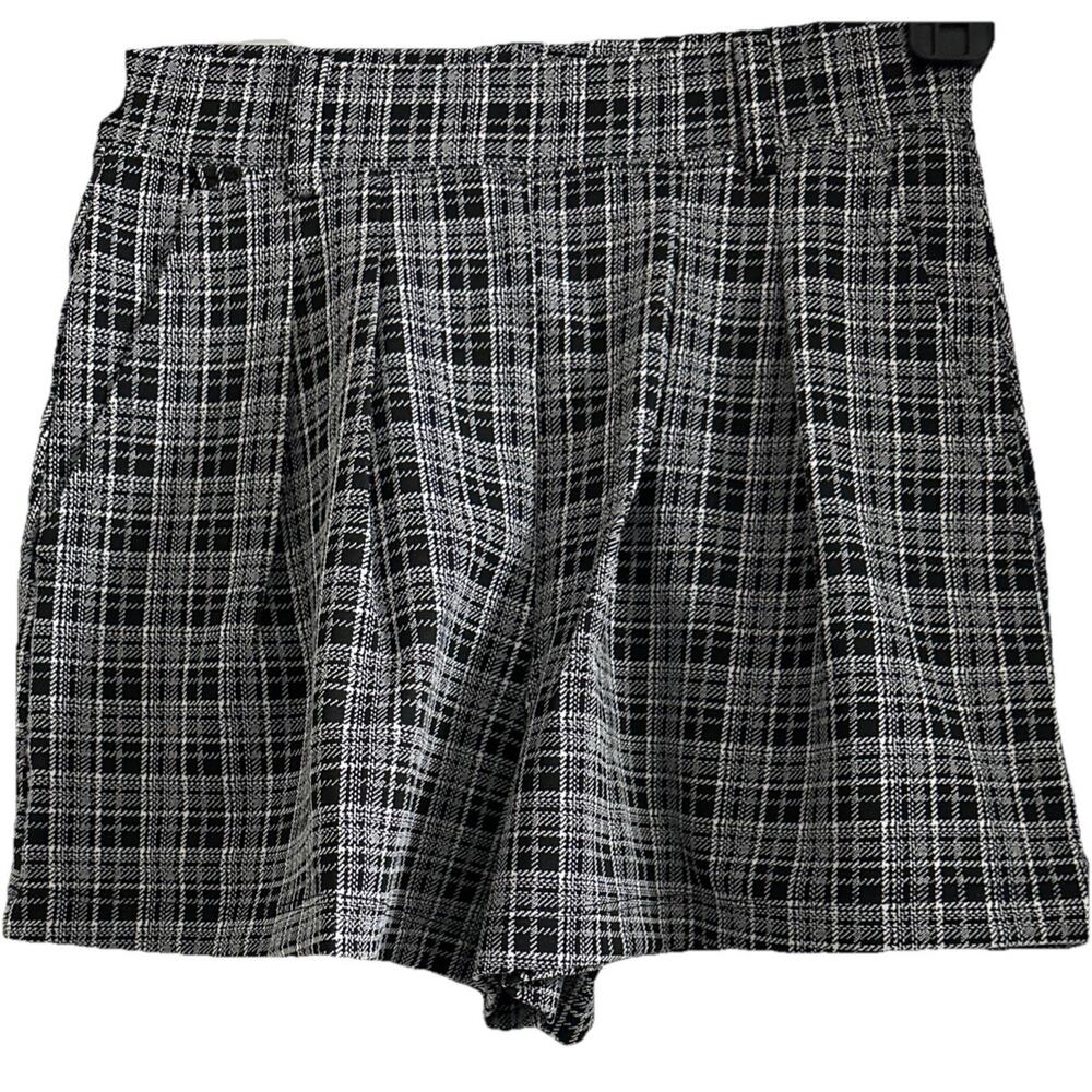 Halara Women's Plaid Pull-On Mini Shorts Size XS Black And White Pleated Pockets
